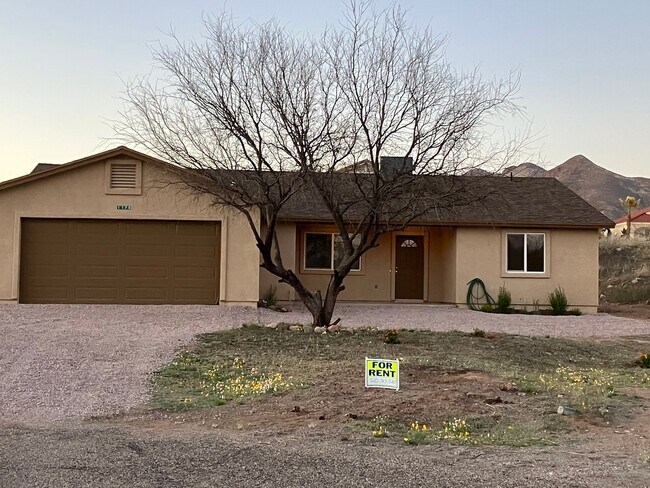 Building Photo - 1176 Menta Ct