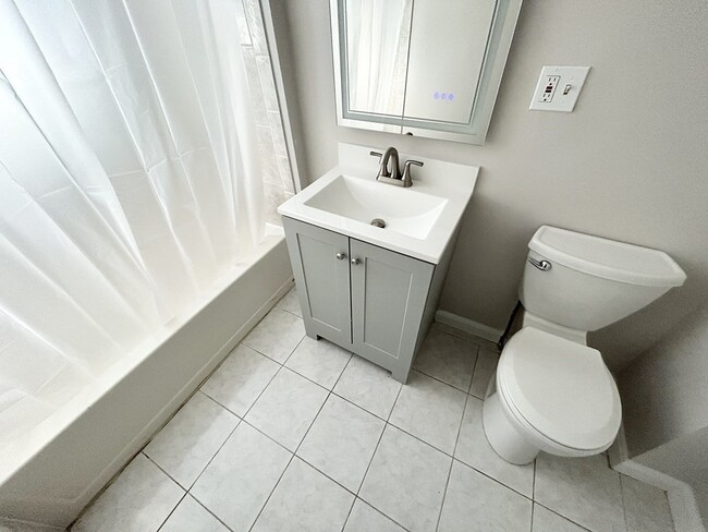 Photo - 24 Willis St Unit uni2 4-bed 1 bath