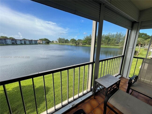 Building Photo - 9423 S Hollybrook Lake Dr Unit 203