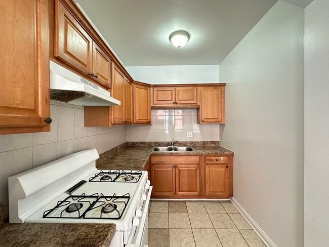 Photo - 2737 N Spaulding Ave Unit 022