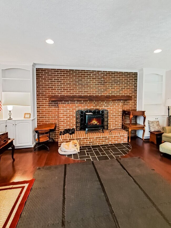 Photo - Pet Friendly and Spacious Rambler located ...