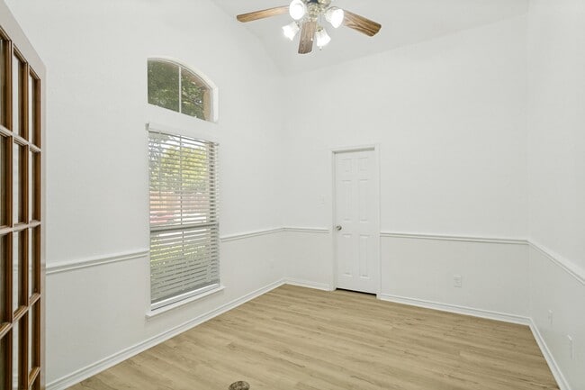 Photo - 1745 Woodstream Ln