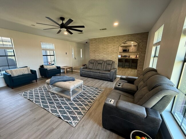 Photo - 3402 Azalea Dr