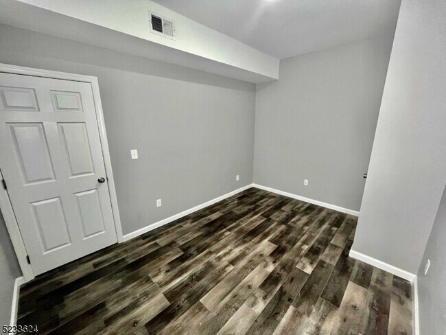 Photo - 71 Irving St