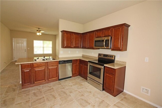 Photo - 807 SW Green World St