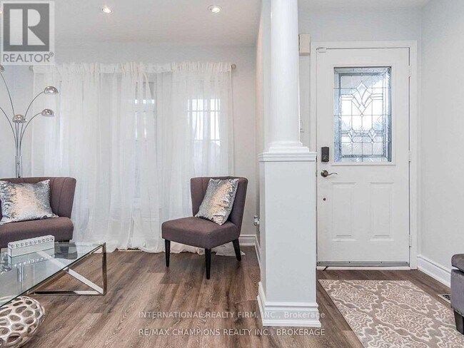 Photo - 49 Convoy Crescent