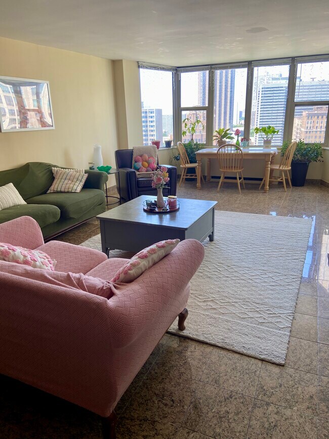 Photo - 525 W Hawthorne Pl Unit 2104