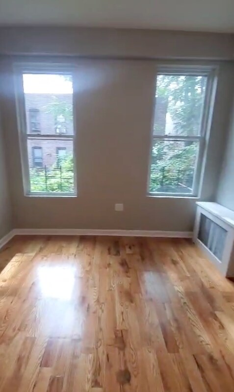 Photo - 687 E 223rd St