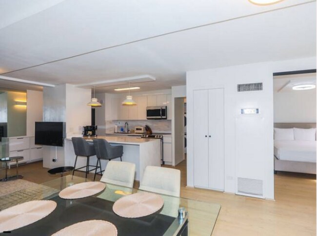 Photo - Renovated Fully Furnished 1 Bedroom at Dis...
