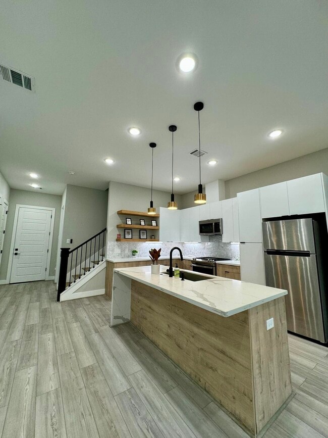 Building Photo - 7040 Avenue N