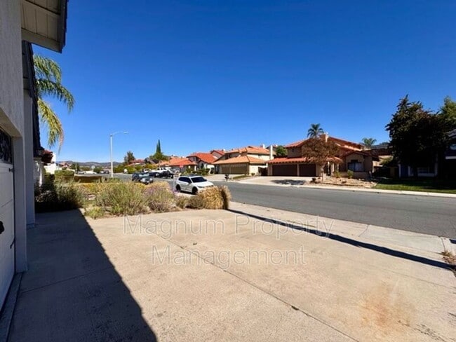 Photo - 25483 Blackthorne Dr