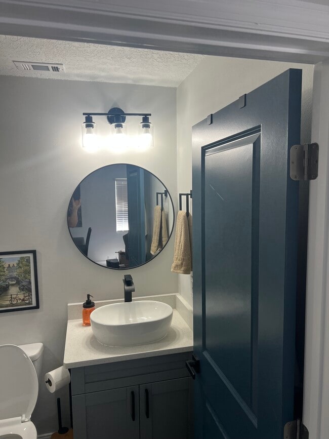 Photo - 6704 N 11th St