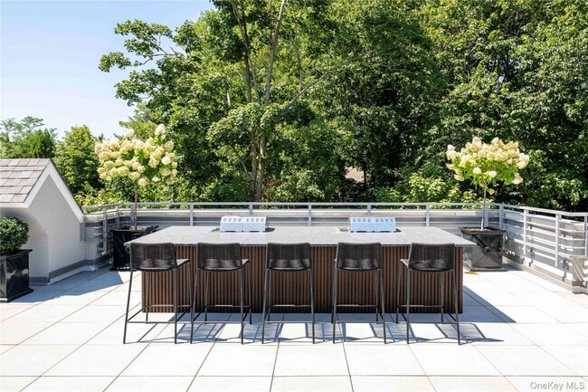 Photo - 100 E Putnam Ave Unit 211