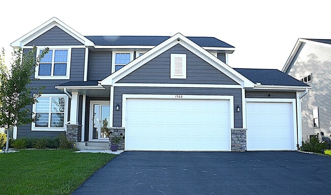 Building Photo - 1566 Edgebrook Ln