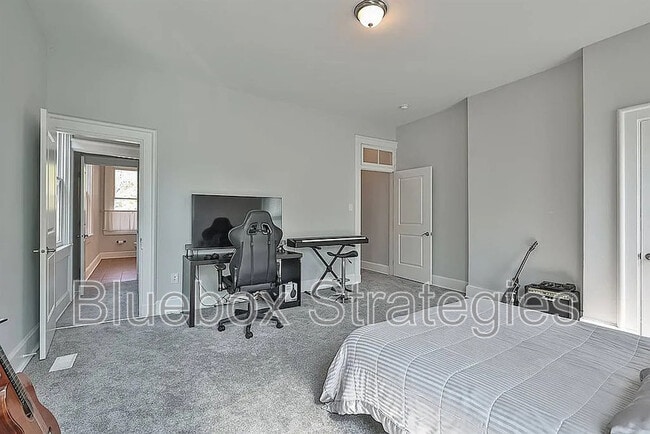 Photo - 2276 Loth St
