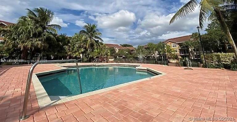Photo - 8955 Wiles Rd Unidad 201 Rental