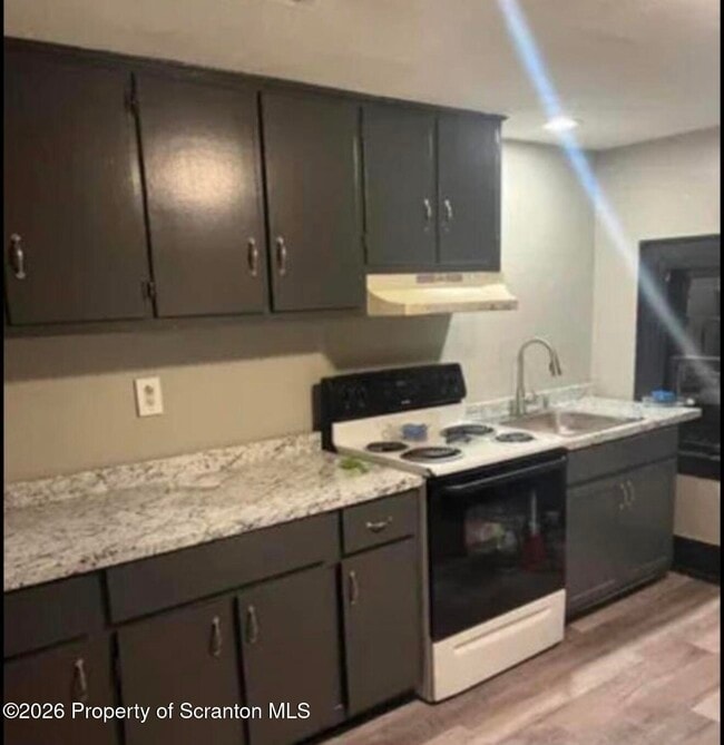 Building Photo - 85 Main St