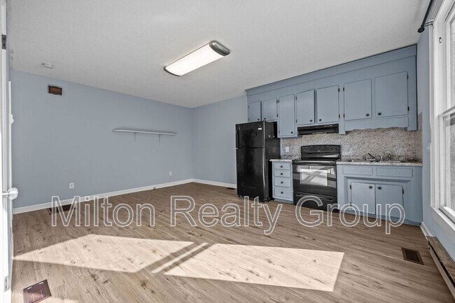 Photo - 51 W Washington St