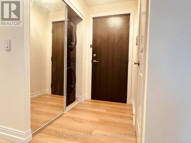 Photo - 125 Village Green Square Unité 1710