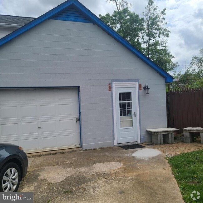 Building Photo - 4600 68th Pl Rental