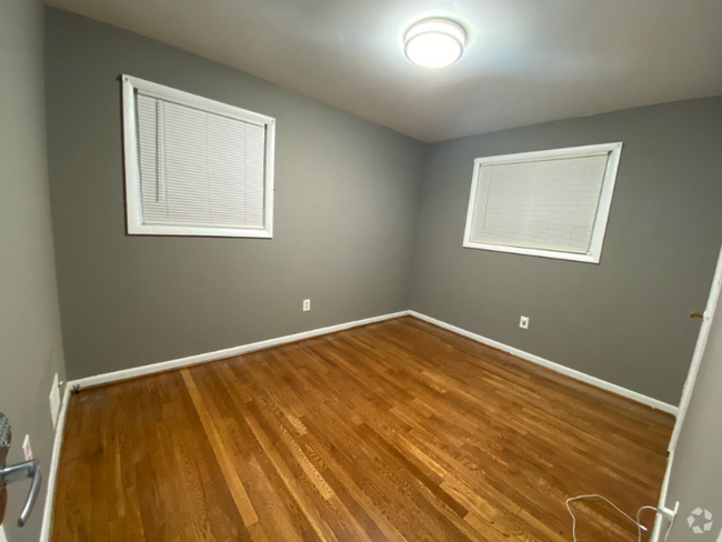 Building Photo - 1608 Jarvis Ave Unit 750 Rental