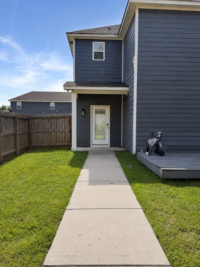 Photo - 128 Ave of The Orchards