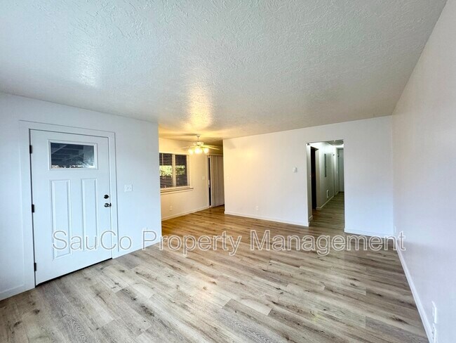 Photo - 2737 Maywood Dr