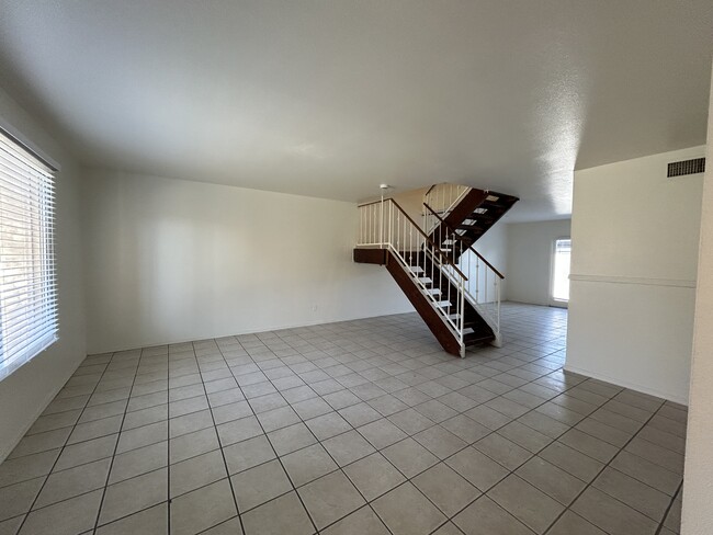 Photo - 5744 N 44th Ave