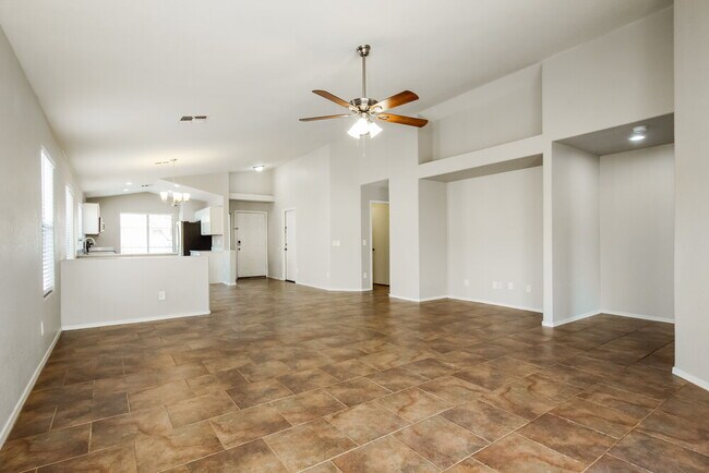 12571 W Fairmount Ave