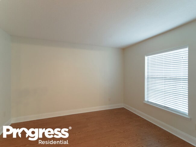 Photo - 168 Johns Glen Dr
