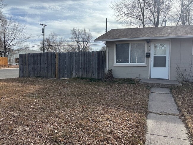 Building Photo - 917 2nd St Unit 917 Second Street 1/2