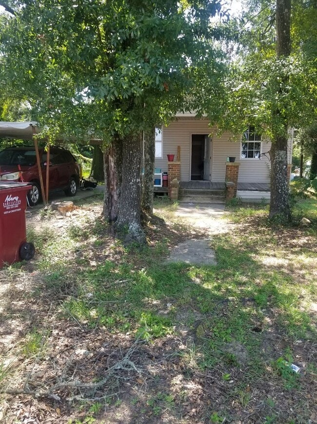 Building Photo - 398 N Spring St Rental