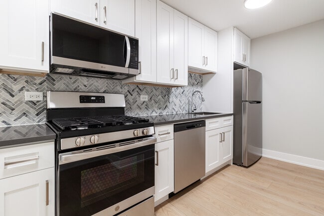 Photo - 531 W Aldine Ave