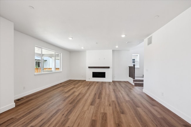 Photo - 1131 Joseph Pl