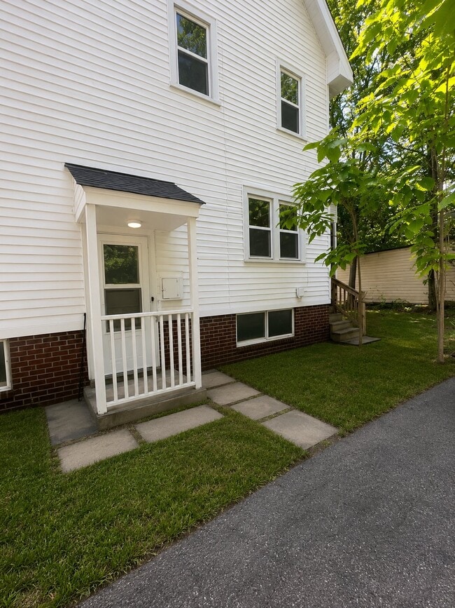 1462 Parkhill Rd