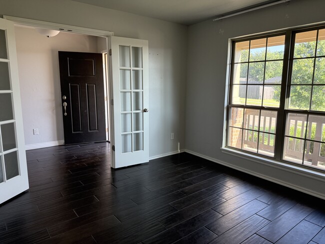 Photo - 4405 W Country Club Dr