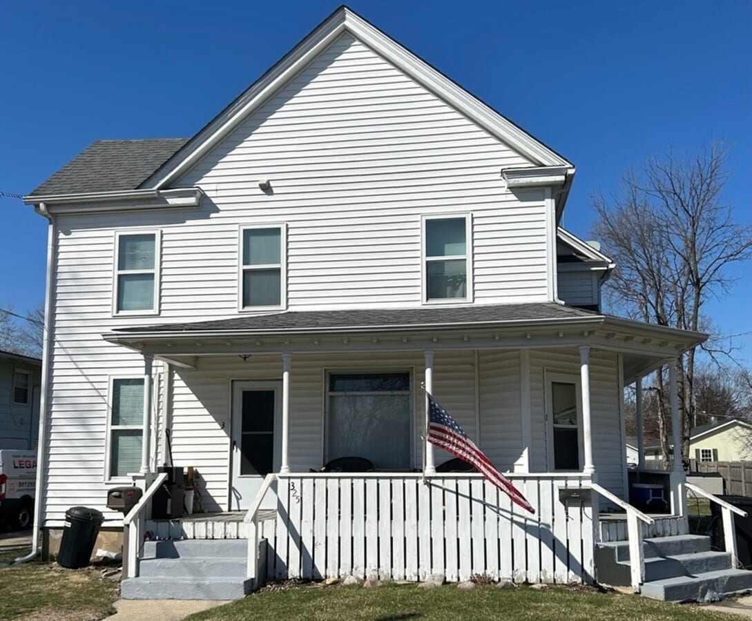 Photo - 325 W 5th St