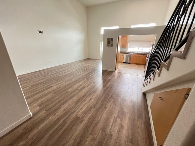 Photo - 11312 Huston St Unidad 11