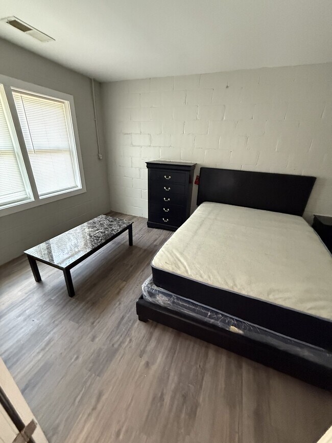 Photo - 1611 Hasty Pl NW