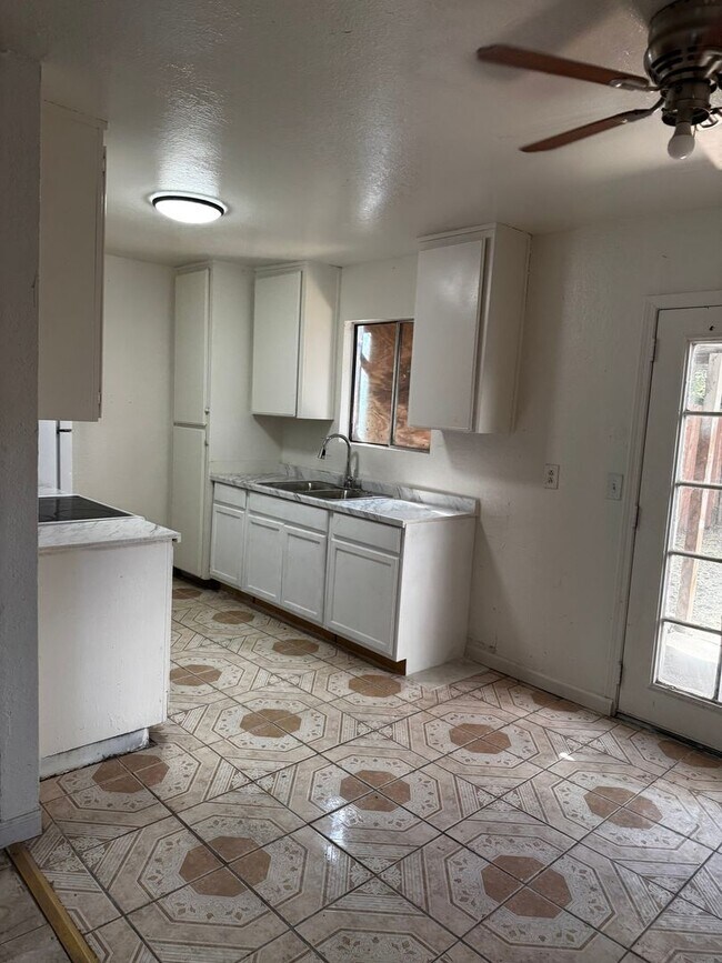 Photo - 6284 Porterfield Ct