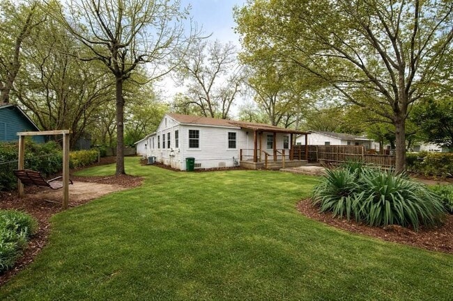 Photo - 4611 Milburn Ln