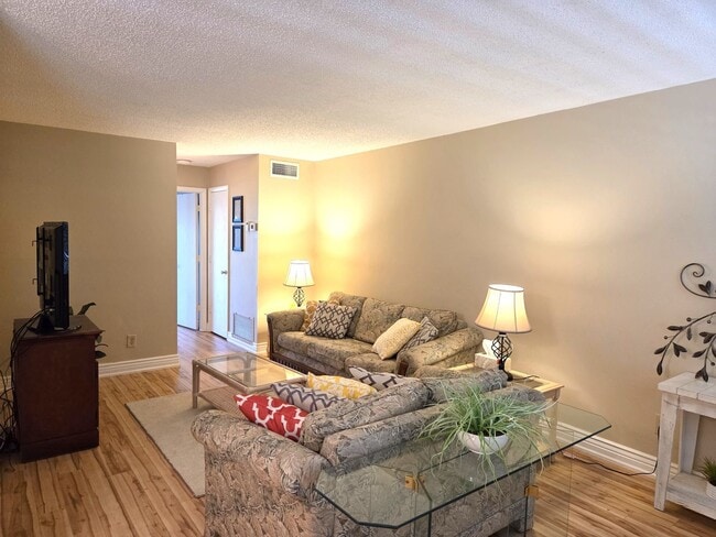 Photo - Over 55 Community! Adorable Furnished One ... Unit 203