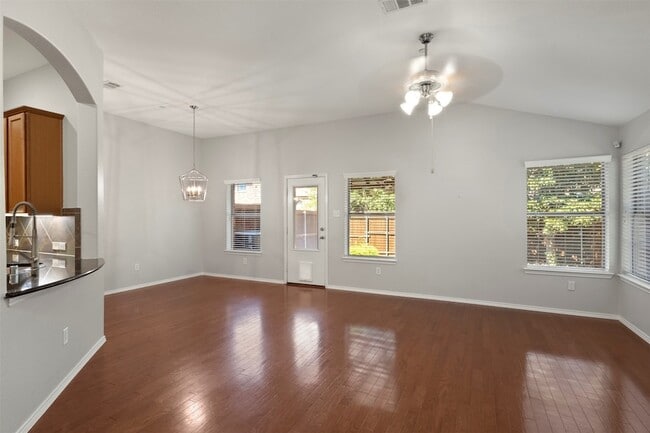 Photo - 1034 Lucy Ln