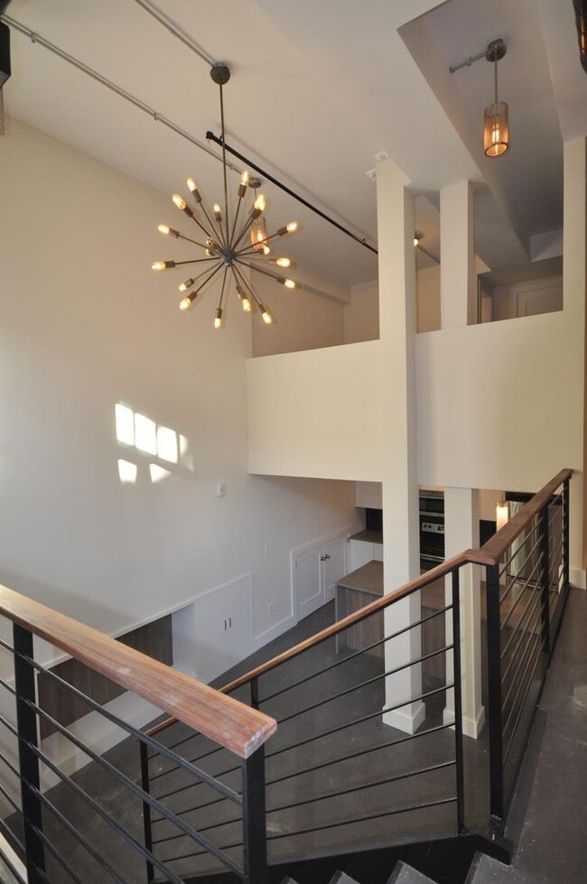 Photo - No Brokers Fee, Central Heat/AC, In-Unit Washer and Dryer, Large Fully Renovated, Eat-in Kitchen