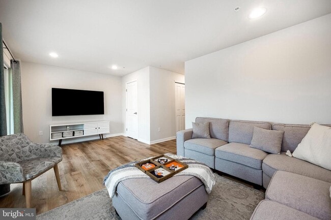 Photo - 1872 Thistle Ct