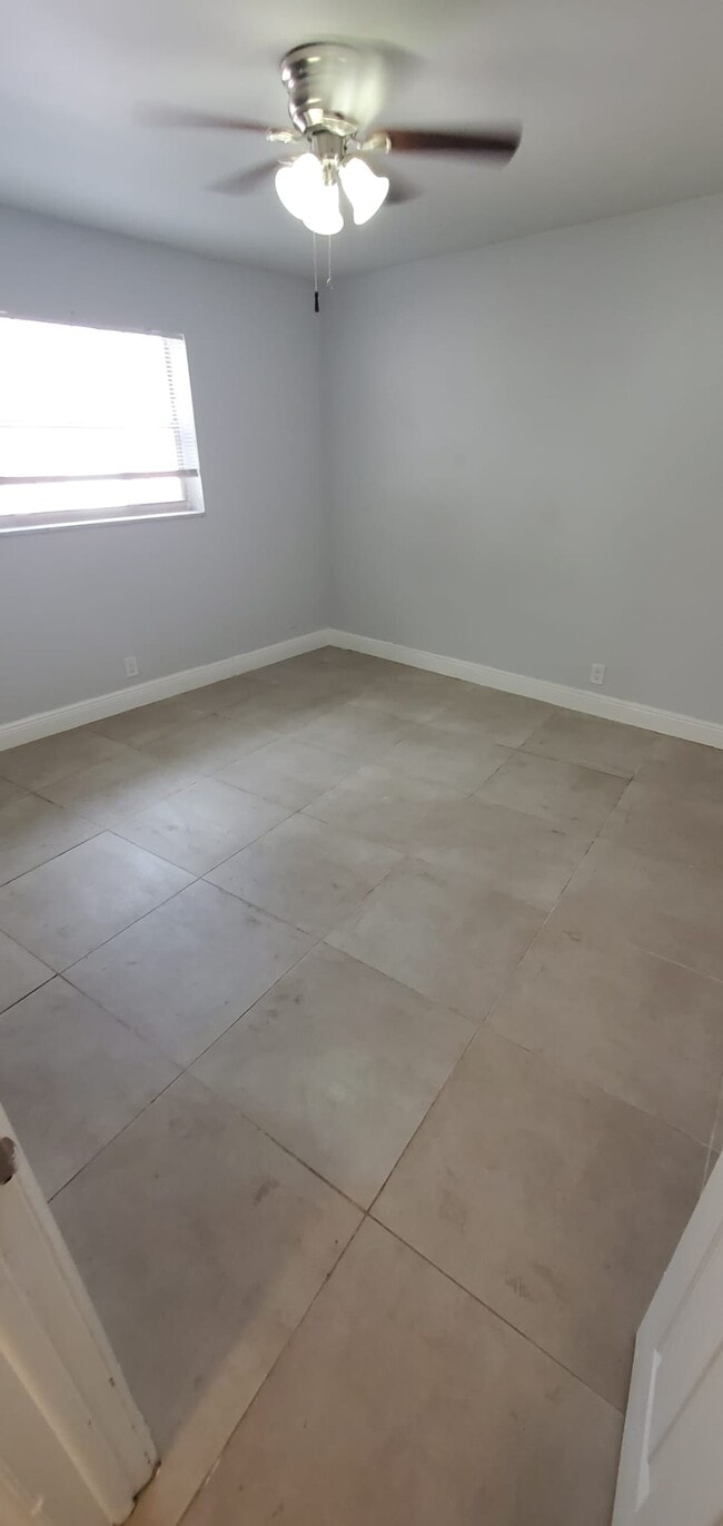Photo - 921 SW 10th Dr Unit 3