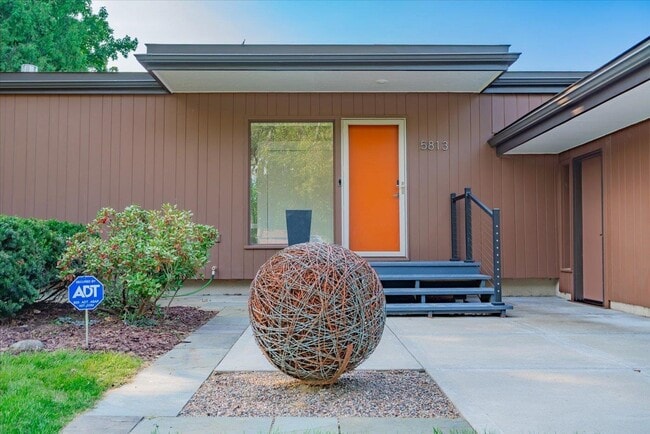 Building Photo - 5813 Anchorage Ave Rental