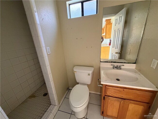 Photo - 8 Cisne St Unit H