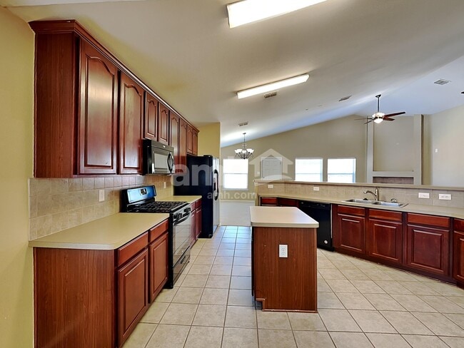 Photo - 1415 Spinnaker Way