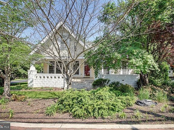 Photo - 1542 Chain Bridge Rd